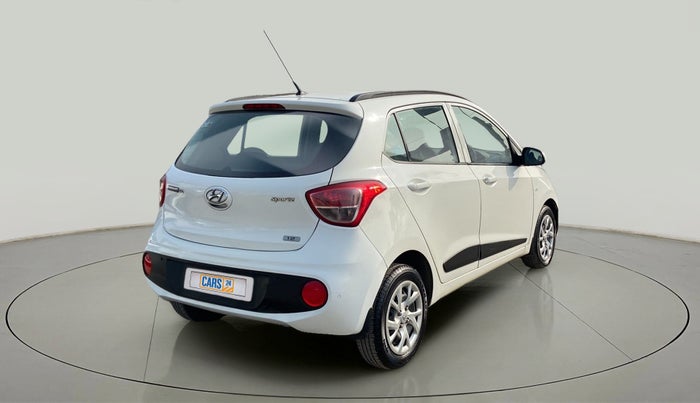2017 Hyundai Grand i10 SPORTZ (O) 1.2 KAPPA VTVT, Petrol, Manual, 25,960 km, Right Back Diagonal