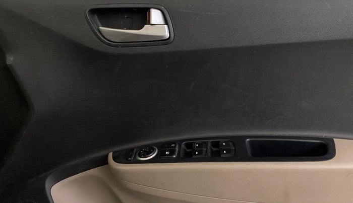 2016 Hyundai Grand i10 ASTA (O) 1.2 KAPPA VTVT, CNG, Manual, 1,16,049 km, Driver Side Door Panels Control