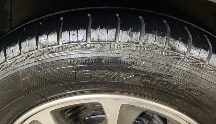 2016 Hyundai Grand i10 ASTA (O) 1.2 KAPPA VTVT, CNG, Manual, 1,16,049 km, Right Rear Tyre Tread