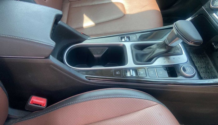 2021 Hyundai ALCAZAR 1.5 SIGNATURE (O) AT 6STR, Diesel, Automatic, 24,546 km, Gear Lever