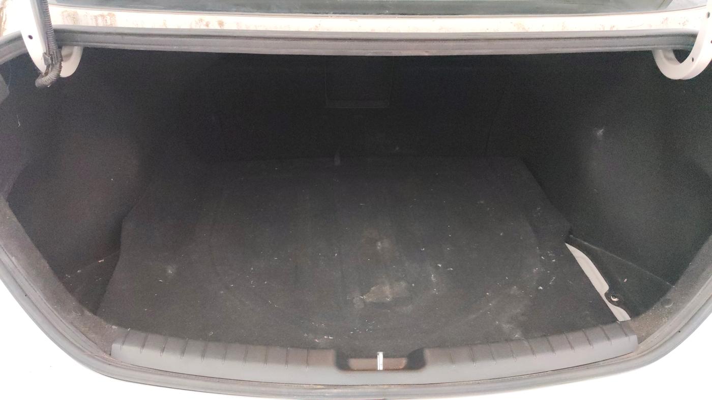 2017 Hyundai New Elantra 1.6 SX (O) AT DIESEL, Diesel, Automatic, 69,537 km, Boot Inside