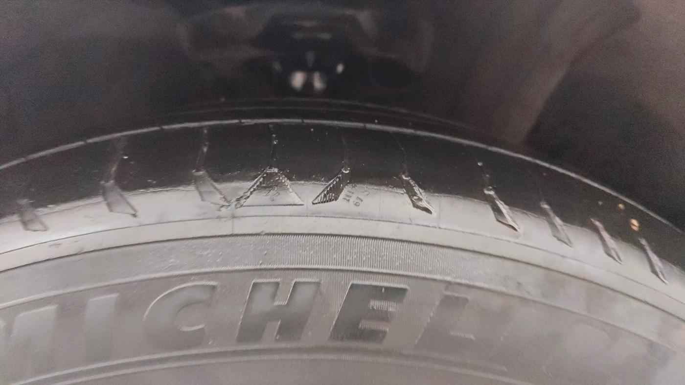 2017 Hyundai New Elantra 1.6 SX (O) AT DIESEL, Diesel, Automatic, 69,537 km, Right Front Tyre Tread