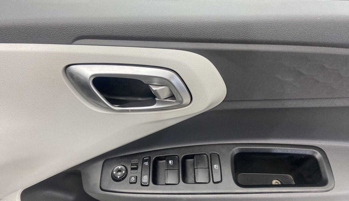 2022 Hyundai GRAND I10 NIOS SPORTZ 1.2 KAPPA VTVT CNG, CNG, Manual, 35,613 km, Driver Side Door Panels Control