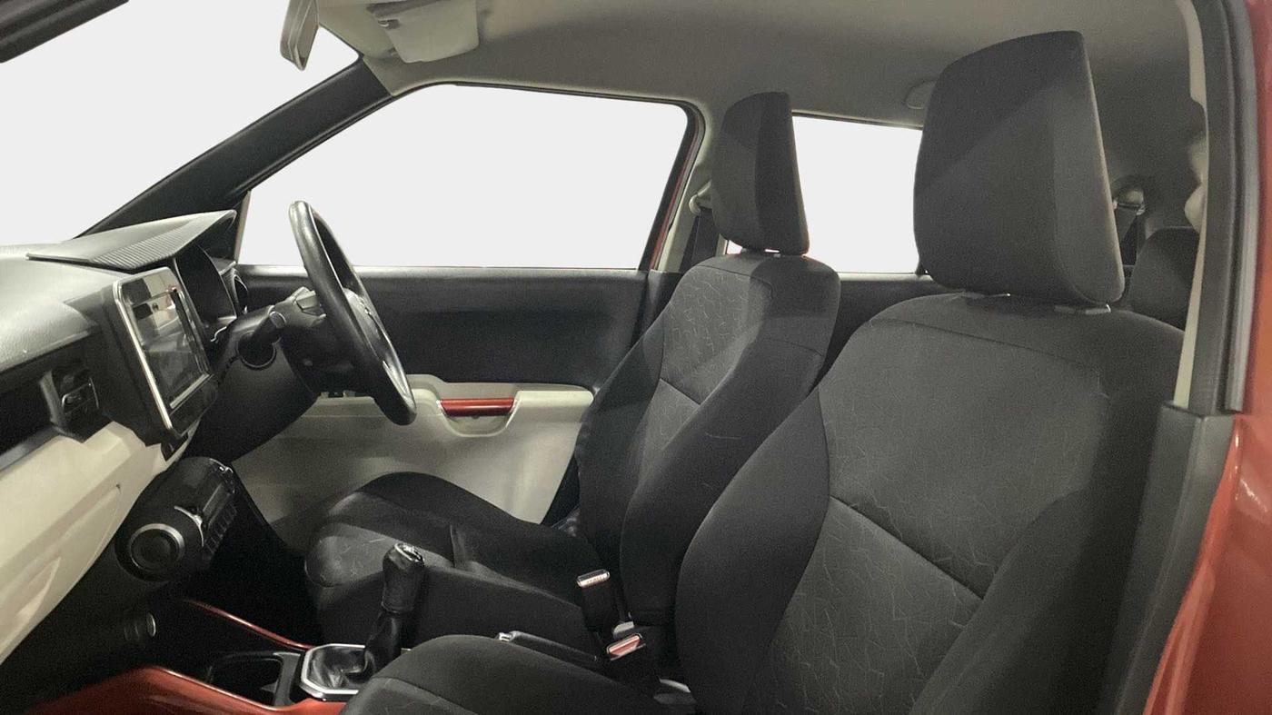 2017 Maruti IGNIS ALPHA 1.2 DUAL TONE, CNG, Manual, 63,854 km, Right Side Front Door Cabin