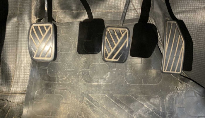 2017 Maruti IGNIS ALPHA 1.2 DUAL TONE, CNG, Manual, 63,854 km, Pedals