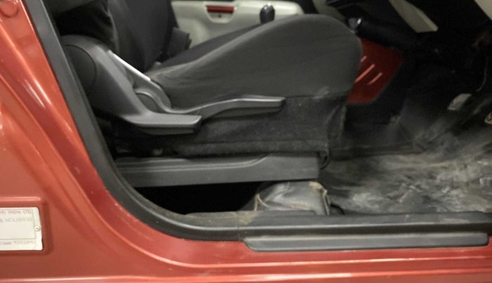 2017 Maruti IGNIS ALPHA 1.2 DUAL TONE, CNG, Manual, 63,854 km, Driver Side Adjustment Panel