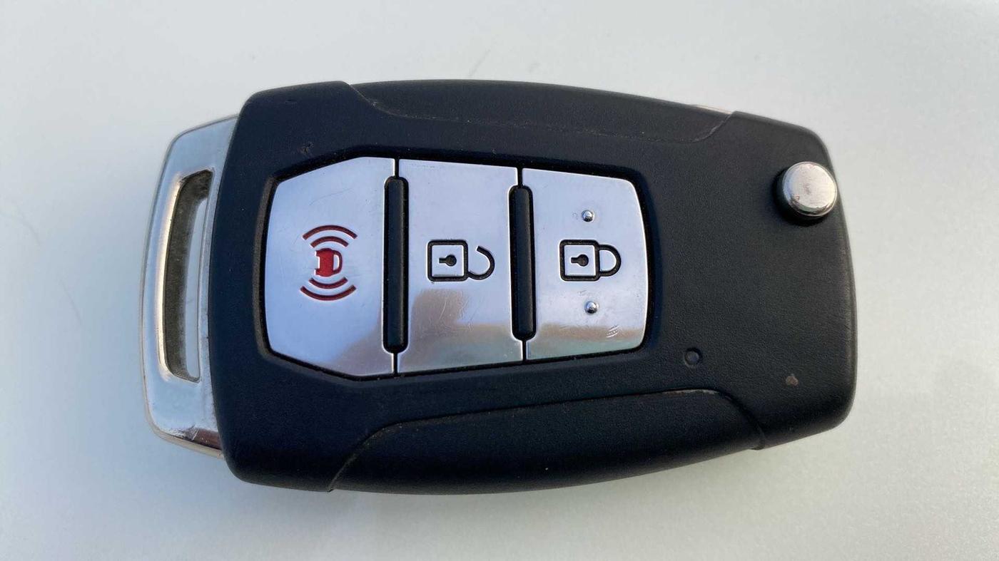 2019 Mahindra XUV300 W8 (O) 1.5 DIESEL, Diesel, Manual, 56,293 km, Key Close Up