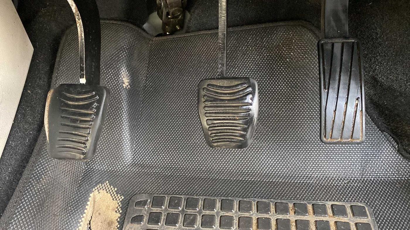 2019 Mahindra XUV300 W8 (O) 1.5 DIESEL, Diesel, Manual, 56,293 km, Pedals