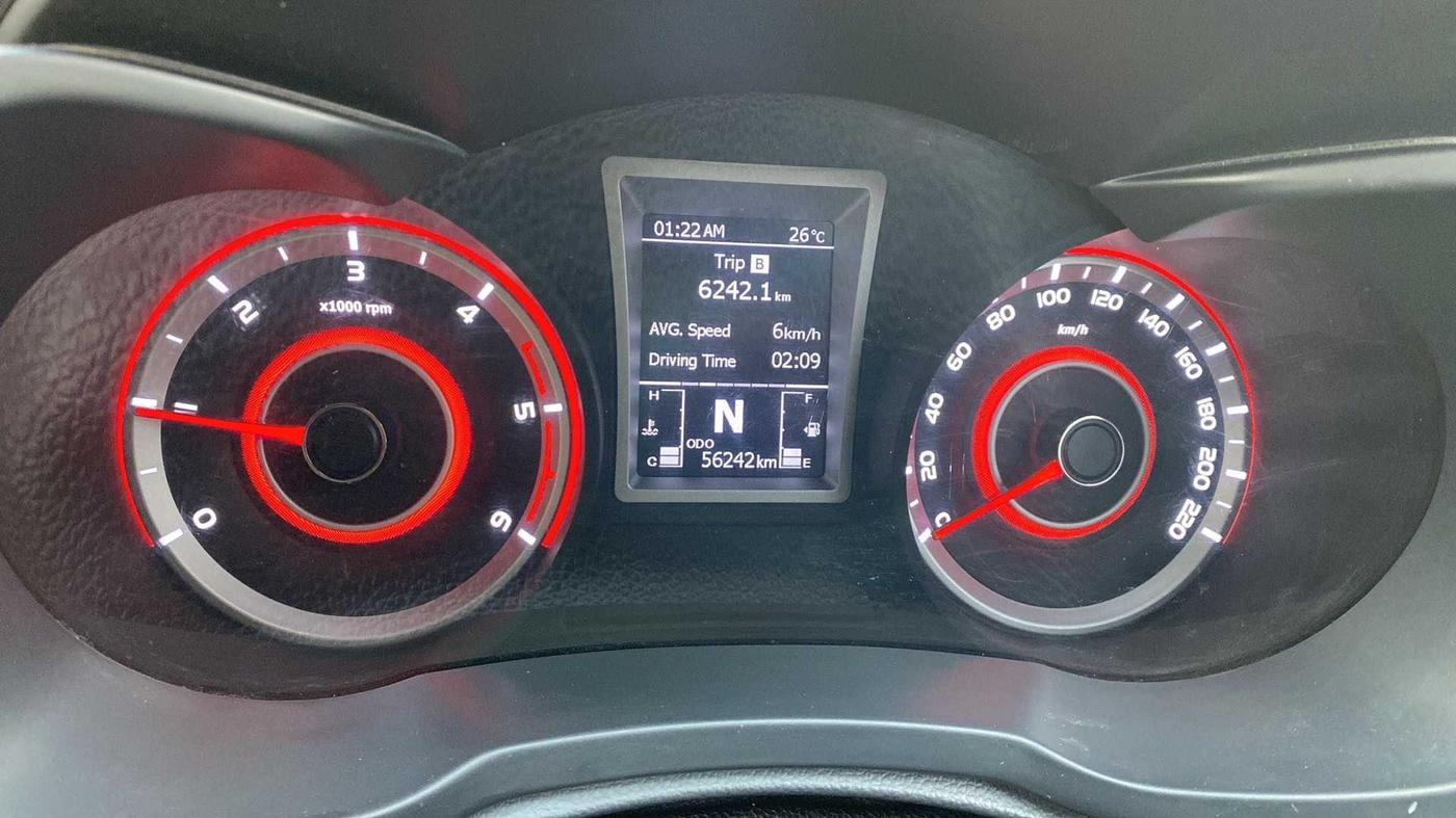 2019 Mahindra XUV300 W8 (O) 1.5 DIESEL, Diesel, Manual, 56,293 km, Odometer Image