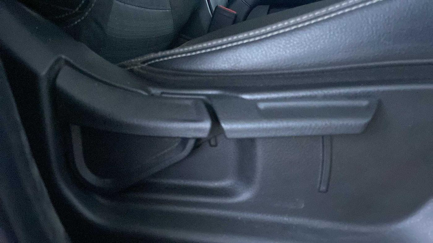 2020 KIA SONET HTK PLUS 1.0 IMT, Petrol, Manual, 25,319 km, Driver Side Adjustment Panel