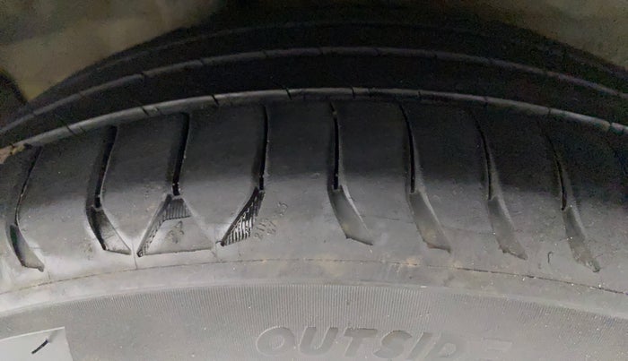 2016 Honda BR-V 1.5L I- DTEC V, Diesel, Manual, 95,136 km, Right Rear Tyre Tread