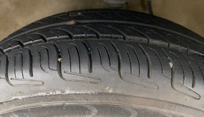 2016 Maruti Alto 800 LXI, Petrol, Manual, 15,487 km, Left Front Tyre Tread