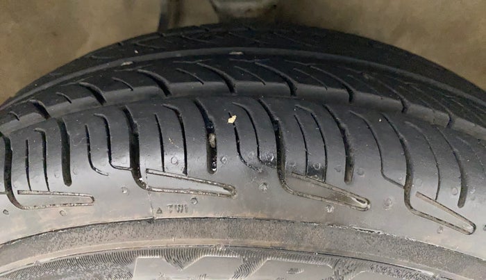 2016 Maruti Alto 800 LXI, Petrol, Manual, 15,487 km, Right Front Tyre Tread