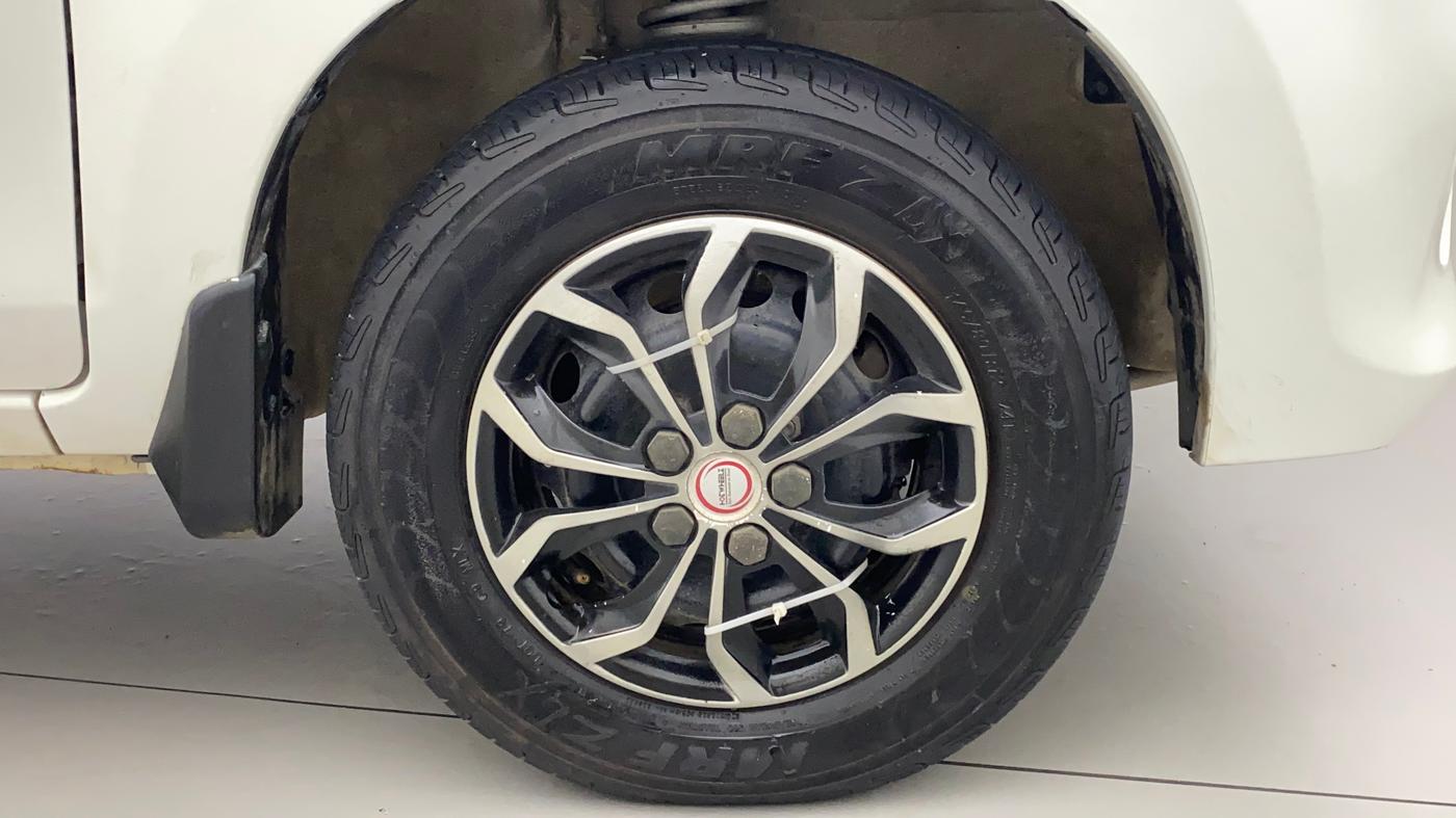 2016 Maruti Alto 800 LXI, Petrol, Manual, 15,487 km, Right Front Wheel
