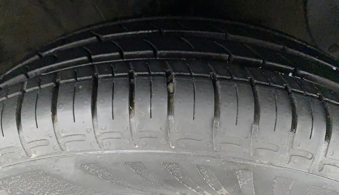 2019 Hyundai GRAND I10 NIOS SPORTZ 1.2 KAPPA VTVT, Petrol, Manual, 35,590 km, Right Front Tyre Tread
