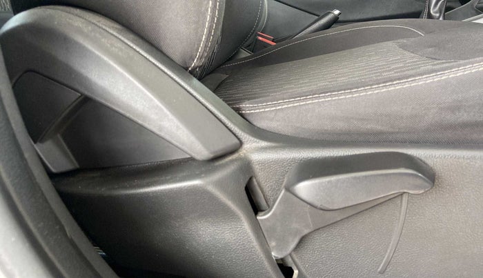 2020 Ford New Figo TITANIUM 1.2 PETROL MT, Petrol, Manual, 58,290 km, Driver Side Adjustment Panel