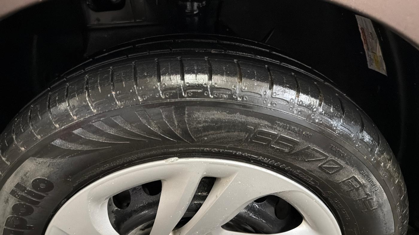 2020 Hyundai AURA S 1.2, Petrol, Manual, 33,966 km, Left Front Tyre Tread