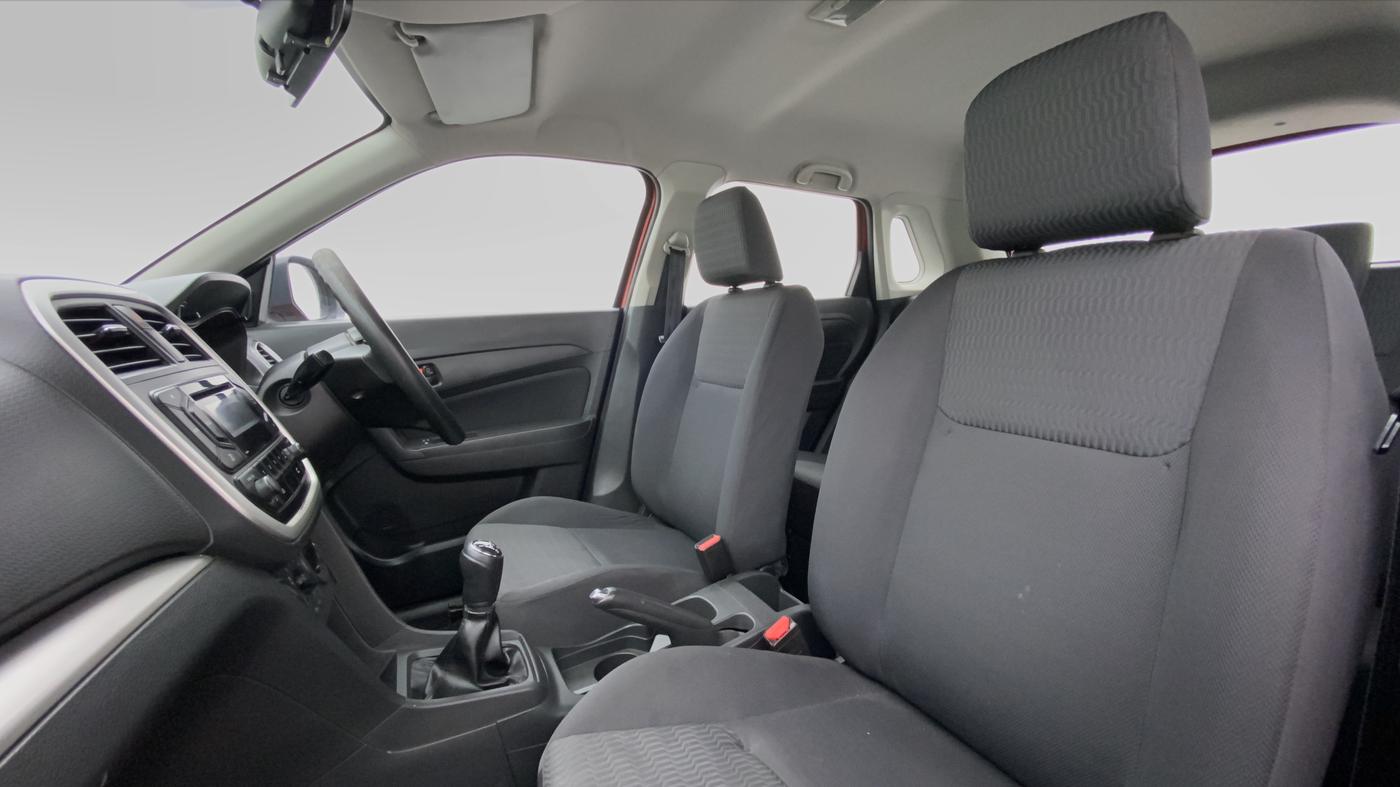 2016 Maruti Vitara Brezza VDI, Diesel, Manual, 53,209 km, Right Side Front Door Cabin