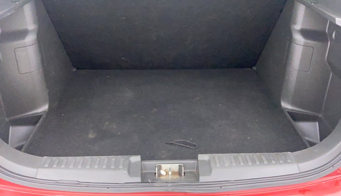 2016 Maruti Vitara Brezza VDI, Diesel, Manual, 53,209 km, Boot Inside