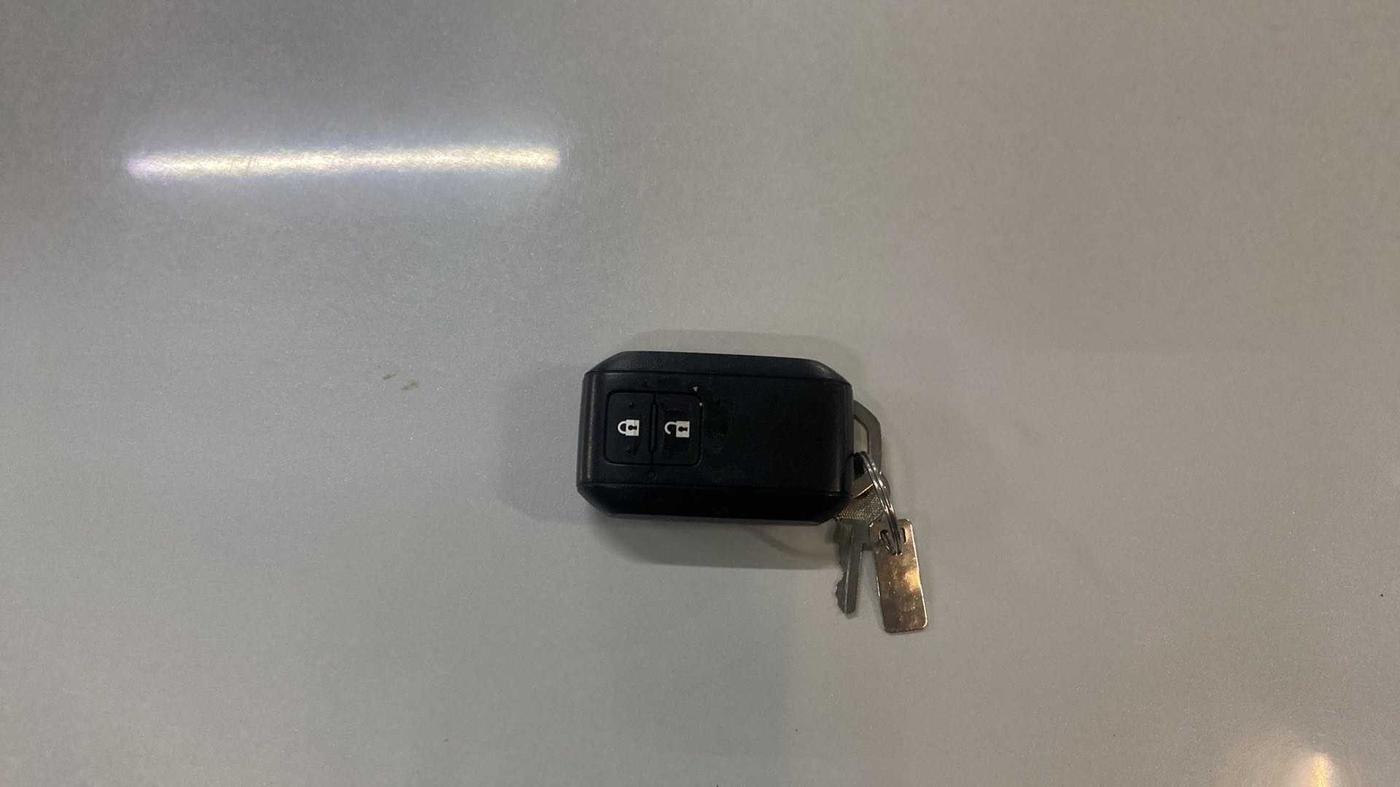 2022 Maruti Baleno ZETA PETROL 1.2, Petrol, Manual, 16,107 km, Key Close Up