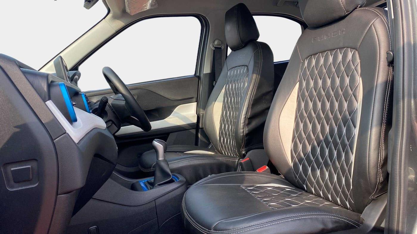 2022 Tata PUNCH CREATIVE  MT, Petrol, Manual, 2,930 km, Right Side Front Door Cabin
