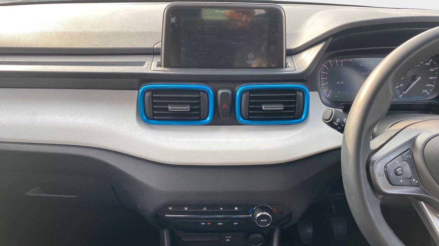 2022 Tata PUNCH CREATIVE  MT, Petrol, Manual, 2,930 km, Air Conditioner