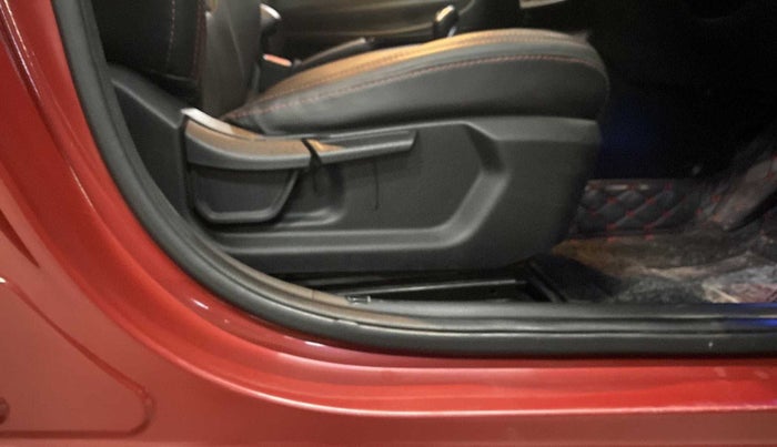 2021 Hyundai NEW I20 Asta 1.0 GDI Turbo IMT, Petrol, Manual, 25,139 km, Driver Side Adjustment Panel