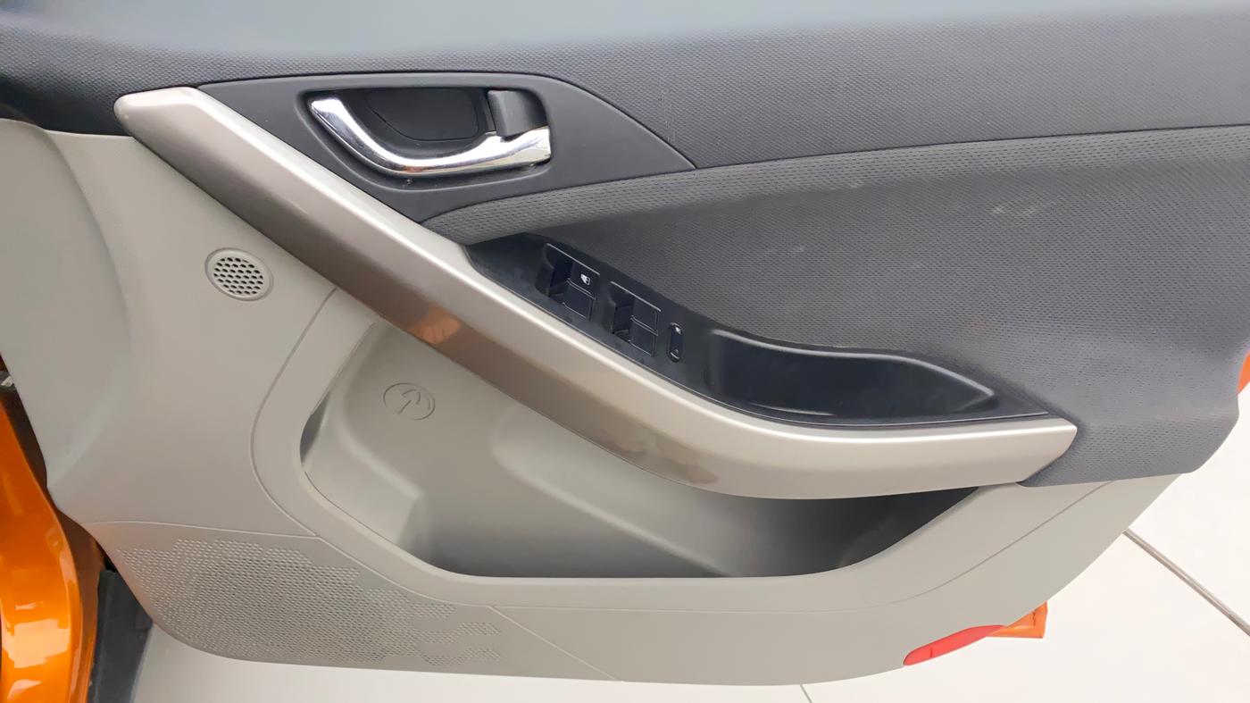2018 Tata NEXON XZA PLUS PETROL DUAL TONE, Petrol, Automatic, 27,411 km, Driver Side Door Panels Control