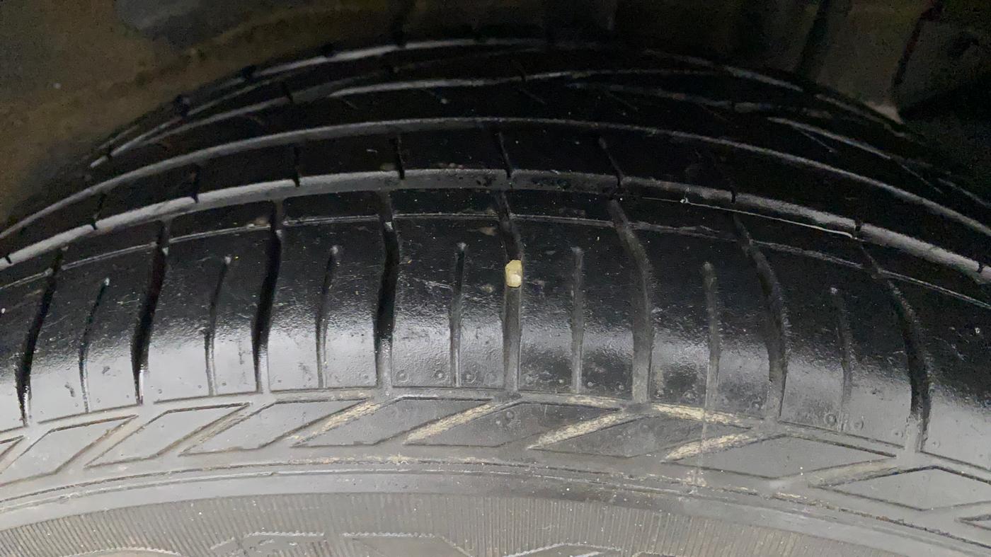 2018 Tata NEXON XZA PLUS PETROL DUAL TONE, Petrol, Automatic, 27,411 km, Left Rear Tyre Tread