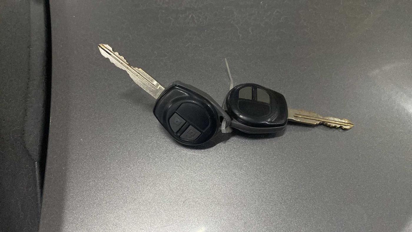 2014 Maruti Swift Dzire VXI, Petrol, Manual, 85,485 km, Key Close Up