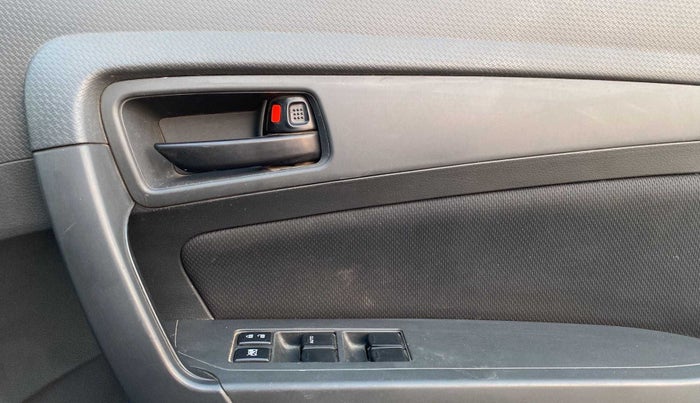 2016 Maruti Vitara Brezza VDI, Diesel, Manual, 86,345 km, Driver Side Door Panels Control