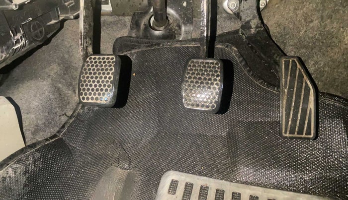 2015 Maruti Alto K10 VXI, Petrol, Manual, 34,392 km, Pedals