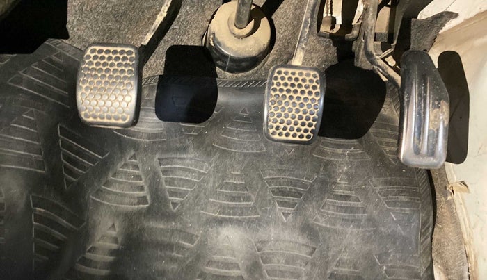 2016 Maruti Eeco 5 STR WITH A/C+HTR, CNG, Manual, 1,02,349 km, Pedals