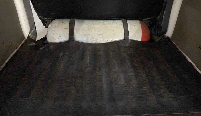 2016 Maruti Eeco 5 STR WITH A/C+HTR, CNG, Manual, 1,02,349 km, Boot Inside