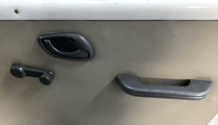 2016 Maruti Eeco 5 STR WITH A/C+HTR, CNG, Manual, 1,02,349 km, Driver Side Door Panels Control