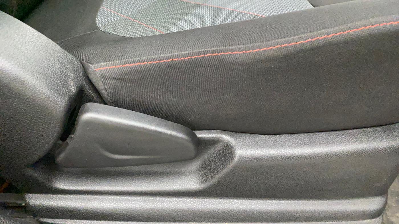 2021 Renault Kwid RXT 1.0 (O), Petrol, Manual, 25,994 km, Driver Side Adjustment Panel