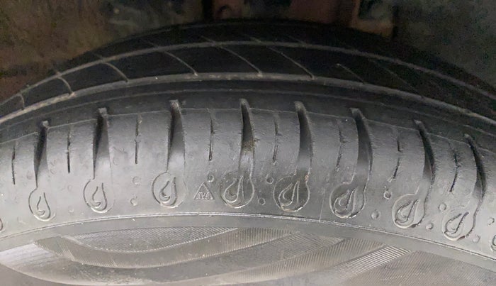 2021 Renault Kwid RXT 1.0 (O), Petrol, Manual, 25,994 km, Right Front Tyre Tread