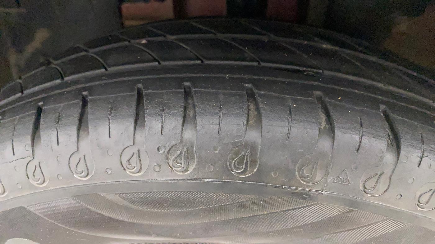 2021 Renault Kwid RXT 1.0 (O), Petrol, Manual, 25,994 km, Left Front Tyre Tread