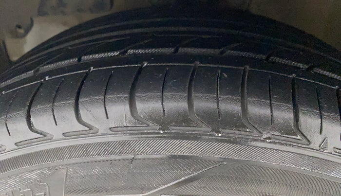2016 Honda Amaze 1.5L I-DTEC SX, Diesel, Manual, 81,569 km, Left Front Tyre Tread