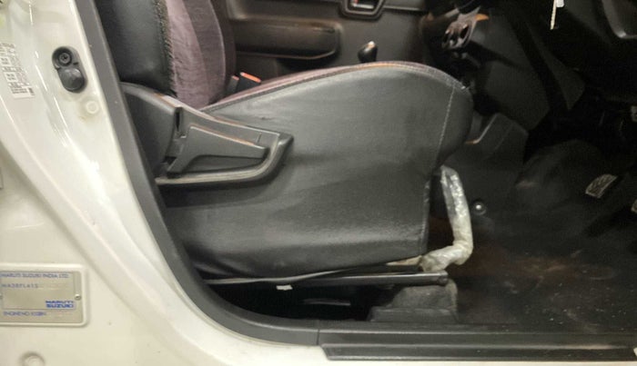 2020 Maruti S PRESSO VXI, Petrol, Manual, 29,001 km, Driver Side Adjustment Panel