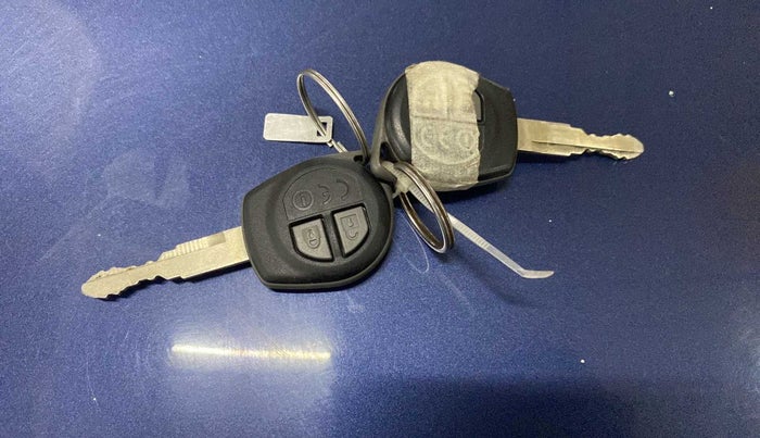 2017 Maruti Dzire VXI, Petrol, Manual, 50,551 km, Key Close Up
