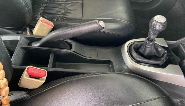 2016 Honda Jazz 1.2L I-VTEC SV, Petrol, Manual, 1,24,159 km, Gear Lever