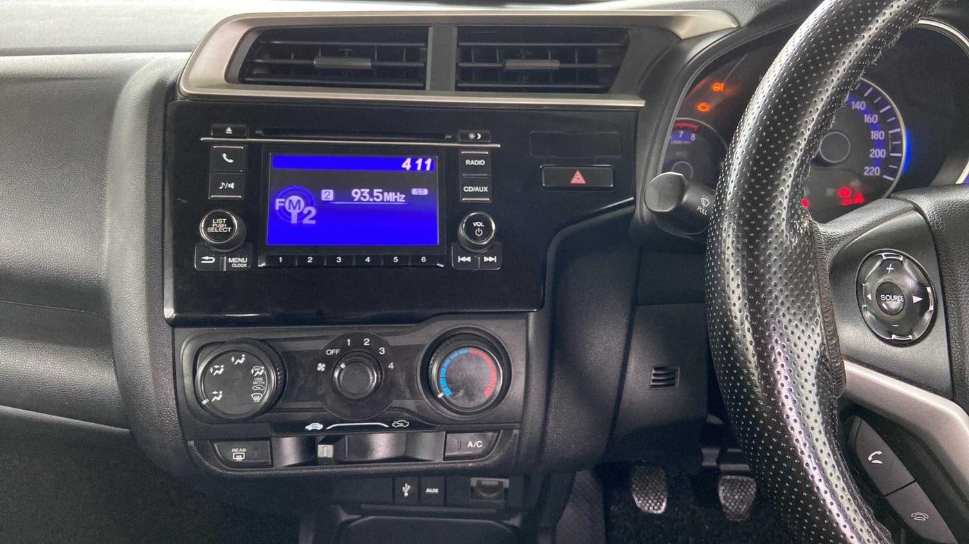 2016 Honda Jazz 1.2L I-VTEC SV, Petrol, Manual, 1,24,159 km, Air Conditioner