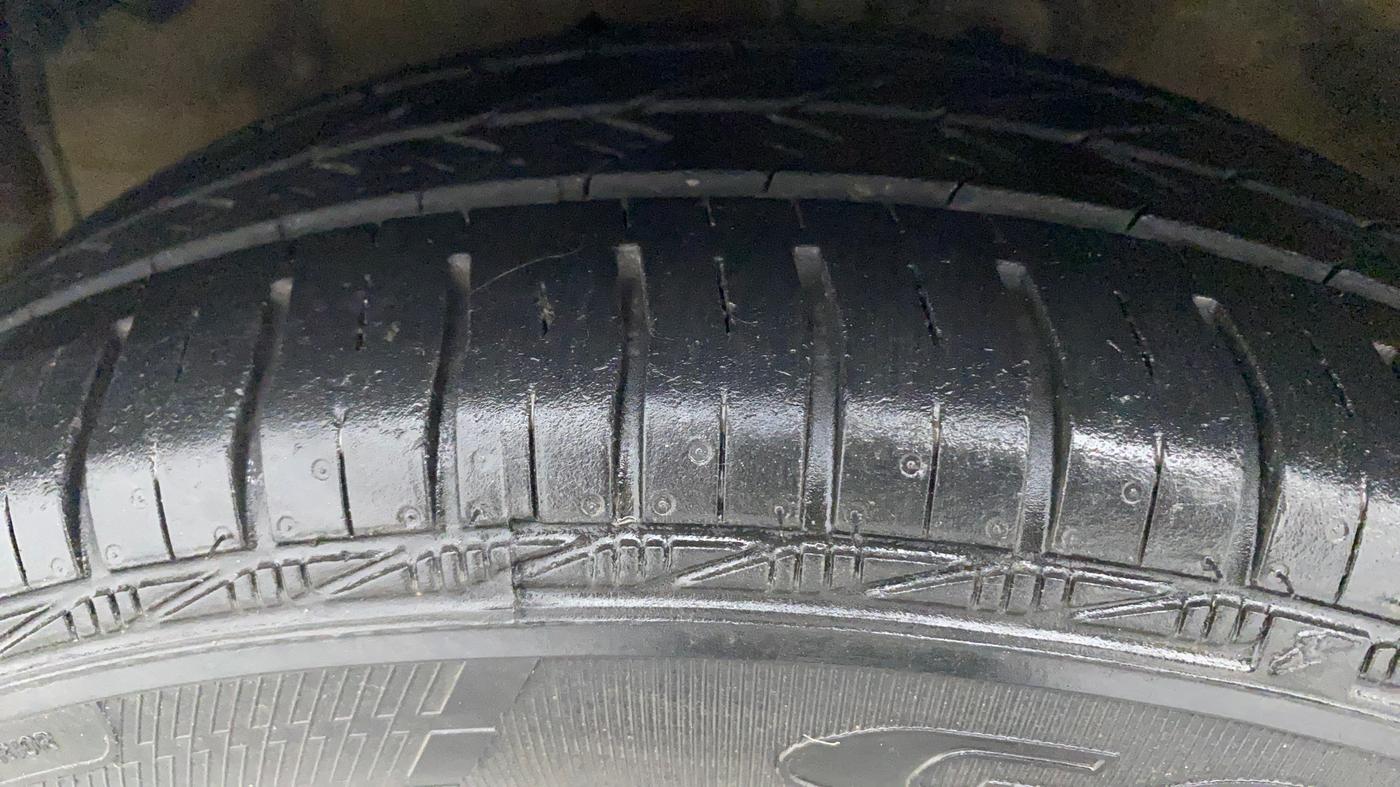2016 Maruti Celerio VXI (O), Petrol, Manual, 66,984 km, Left Front Tyre Tread