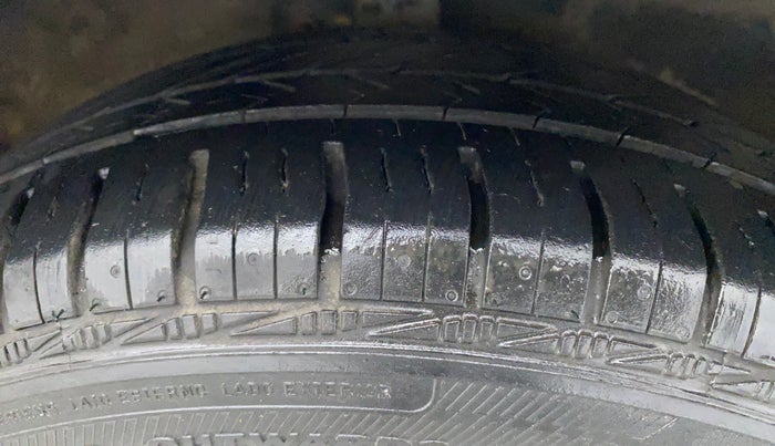 2016 Maruti Celerio VXI (O), Petrol, Manual, 66,984 km, Right Front Tyre Tread