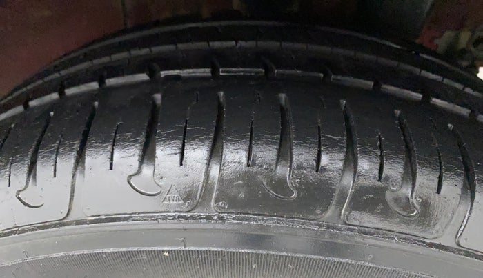 2018 Hyundai Grand i10 SPORTZ (O) AT 1.2 KAPPA VTVT, Petrol, Automatic, 19,093 km, Left Rear Tyre Tread