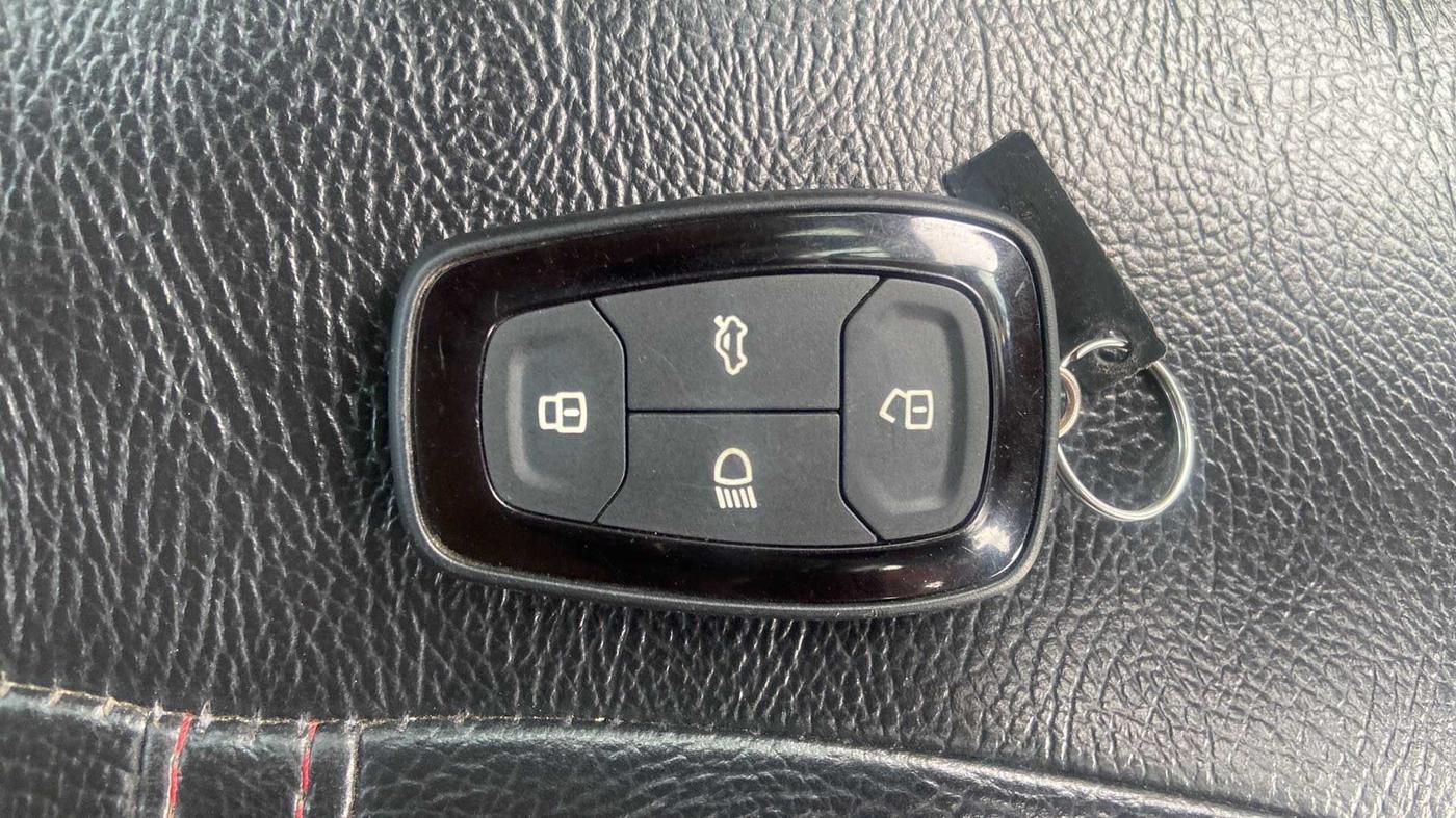 2019 Tata NEXON XZA PLUS PETROL DUAL TONE, Petrol, Automatic, 16,072 km, Key Close Up