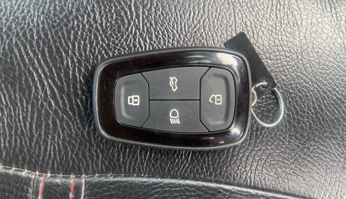 2019 Tata NEXON XZA PLUS PETROL DUAL TONE, Petrol, Automatic, 16,072 km, Key Close Up