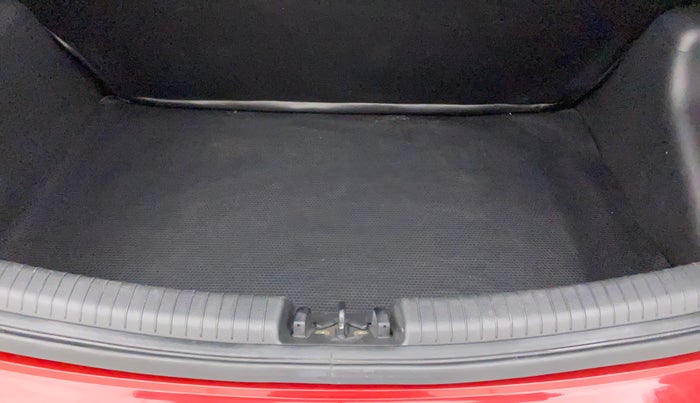 2018 Hyundai Grand i10 SPORTZ AT 1.2 KAPPA VTVT, Petrol, Automatic, 31,465 km, Boot Inside