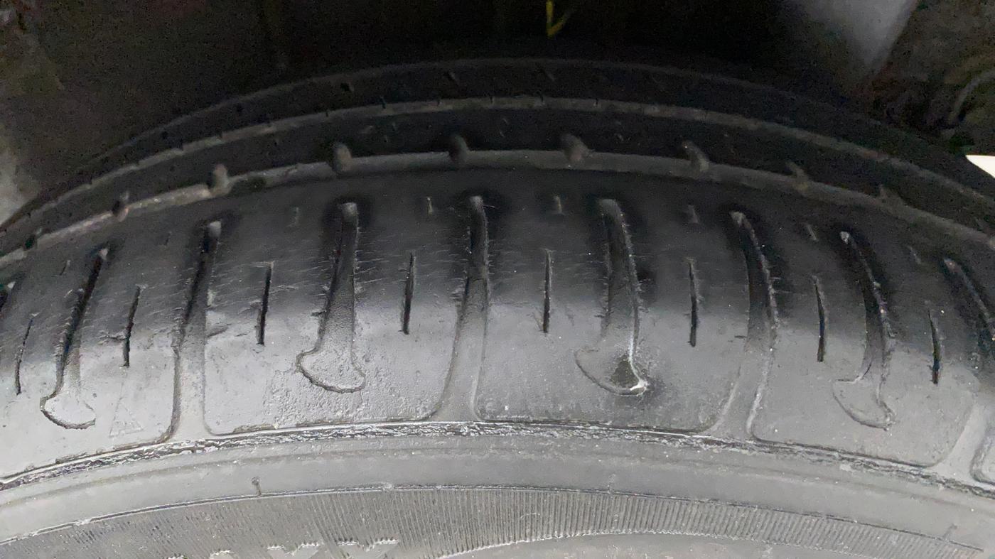 2018 Hyundai Grand i10 SPORTZ AT 1.2 KAPPA VTVT, Petrol, Automatic, 31,465 km, Left Rear Tyre Tread